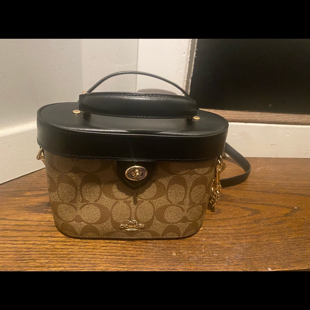 coach purse in good condition.